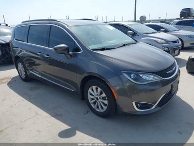 CHRYSLER PACIFICA 2017