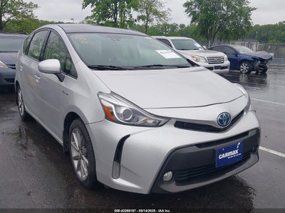 TOYOTA PRIUS V 2015