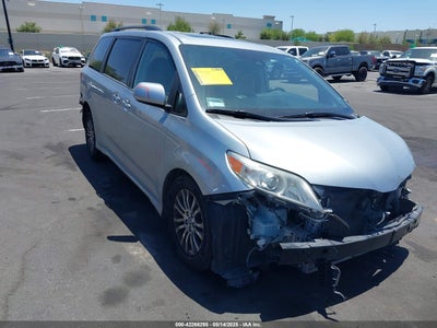 TOYOTA SIENNA 2020
