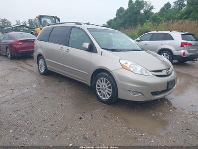 TOYOTA SIENNA 2009