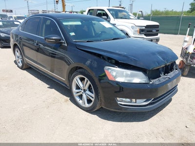 VOLKSWAGEN PASSAT 2012