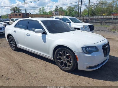 CHRYSLER 300 2015