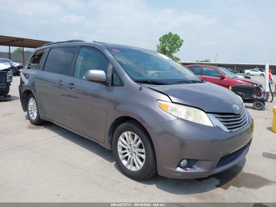 TOYOTA SIENNA 2011