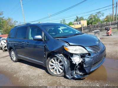 TOYOTA SIENNA 2017