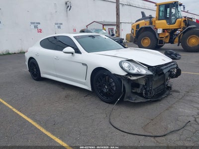 PORSCHE PANAMERA 2011