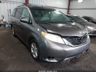 TOYOTA SIENNA 2011