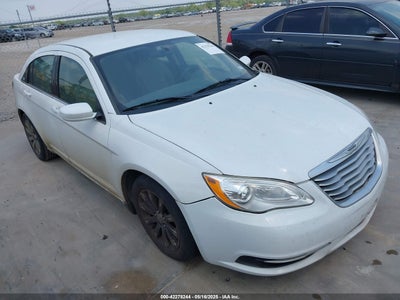 CHRYSLER 200 2013