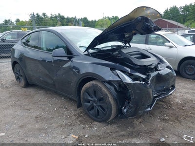 TESLA MODEL Y 2025