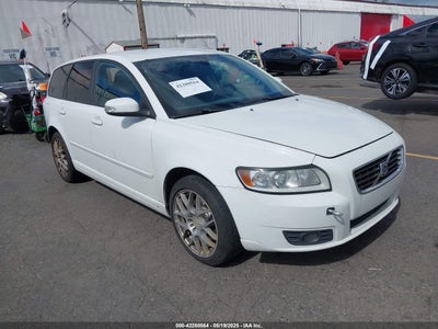 VOLVO V50 2010