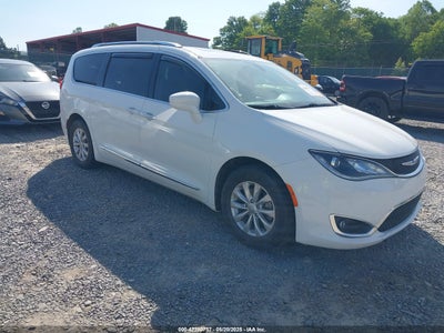 CHRYSLER PACIFICA 2018