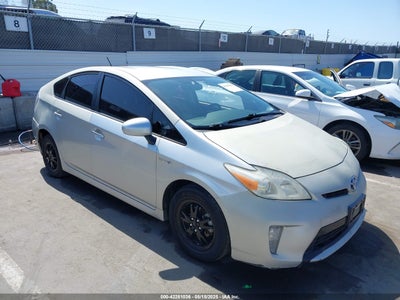 TOYOTA PRIUS 2015