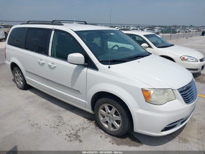 CHRYSLER TOWN & COUNTRY 2012