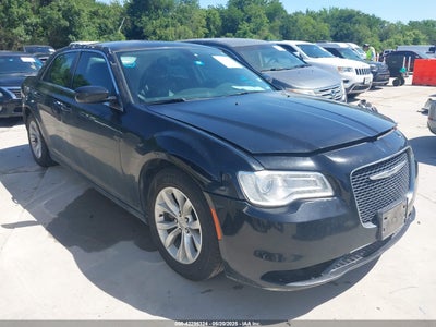 CHRYSLER 300 2015