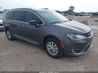 CHRYSLER PACIFICA 2018