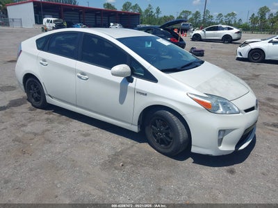 TOYOTA PRIUS 2015