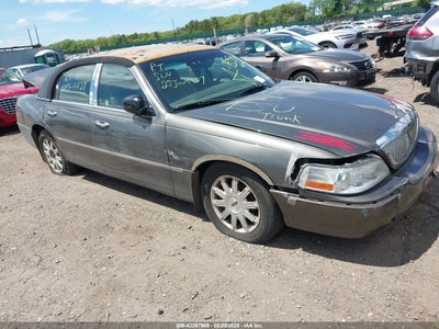 LINCOLN TOWN CAR 2004