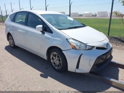 TOYOTA PRIUS V 2015