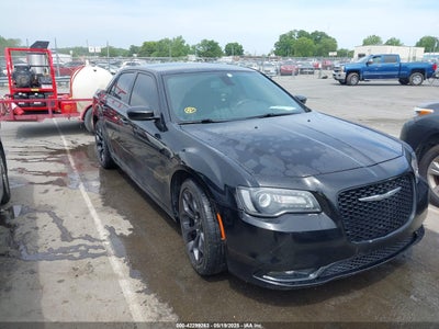 CHRYSLER 300 2019