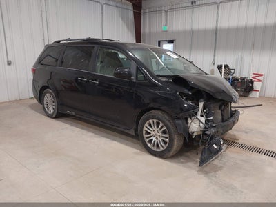 TOYOTA SIENNA 2015