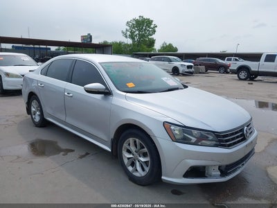 VOLKSWAGEN PASSAT 2016