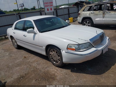 LINCOLN TOWN CAR 2009