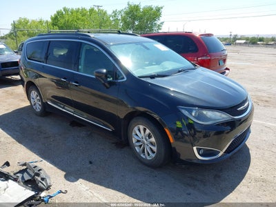 CHRYSLER PACIFICA 2017