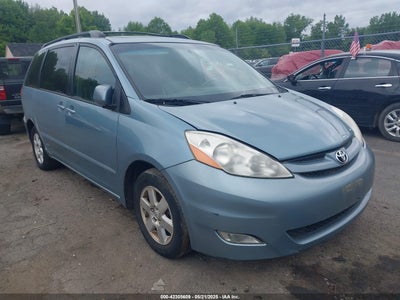 TOYOTA SIENNA 2008