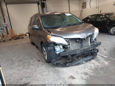 TOYOTA SIENNA 2014