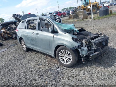 TOYOTA SIENNA 2013