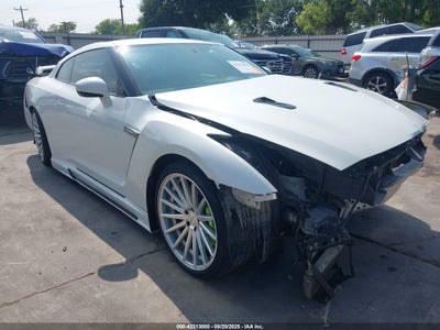 NISSAN GT-R 2011