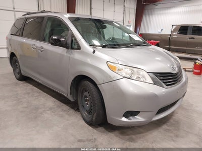 TOYOTA SIENNA 2013