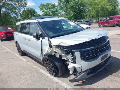 KIA CARNIVAL MPV HYBRID 2025