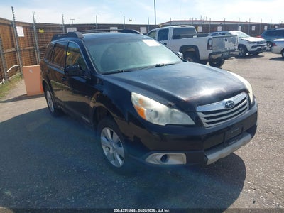 SUBARU OUTBACK 2012