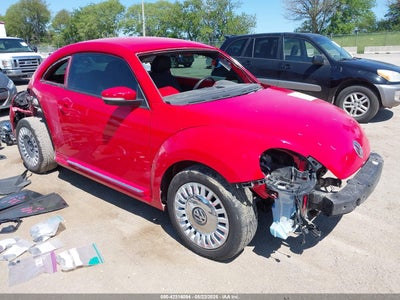 VOLKSWAGEN BEETLE 2015