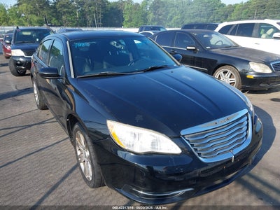 CHRYSLER 200 2011
