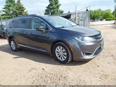 CHRYSLER PACIFICA 2017