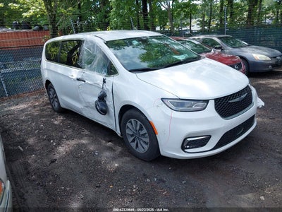CHRYSLER PACIFICA HYBRID 2024