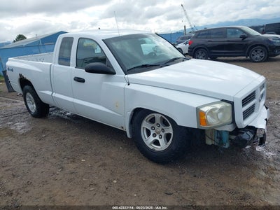 DODGE DAKOTA 2006