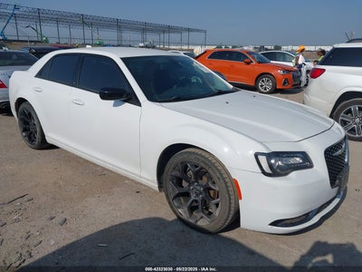 CHRYSLER 300 2019