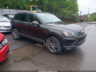 VOLKSWAGEN TOUAREG 2015