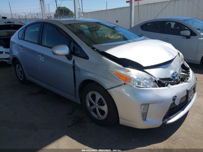 TOYOTA PRIUS 2015