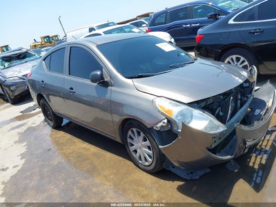 NISSAN VERSA 2015