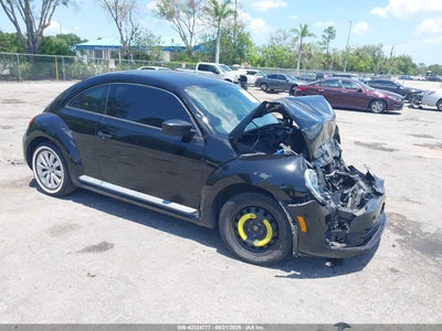 VOLKSWAGEN BEETLE 2013