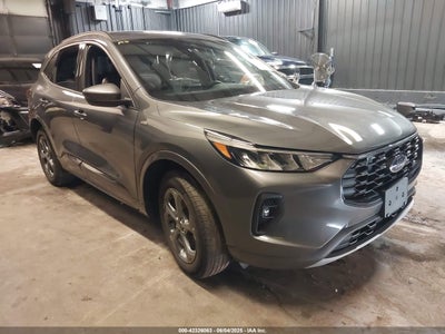 FORD ESCAPE 2023