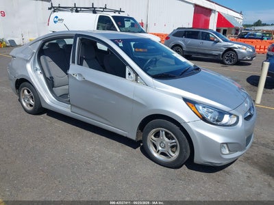 HYUNDAI ACCENT 2012