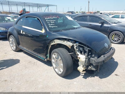 VOLKSWAGEN BEETLE 2013