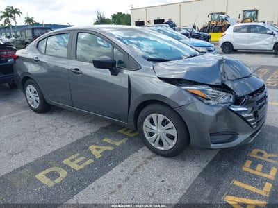 NISSAN VERSA 2025