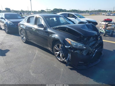 INFINITI Q70 2017