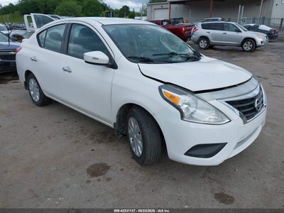 NISSAN VERSA 2017