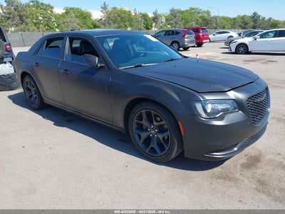 CHRYSLER 300 2020